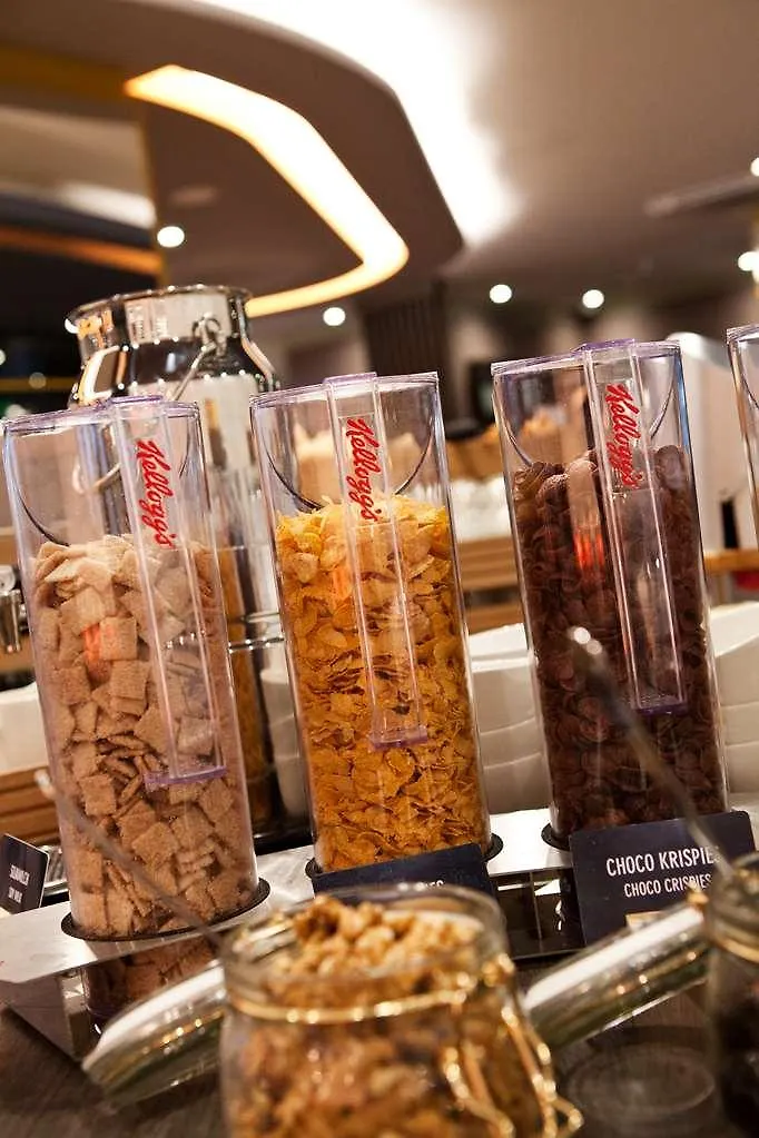 Hotel Hampton By Hilton Regensburg 3*,