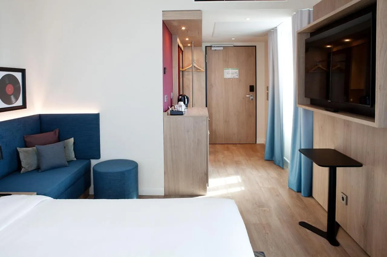 Hotel Hampton By Hilton Řezno