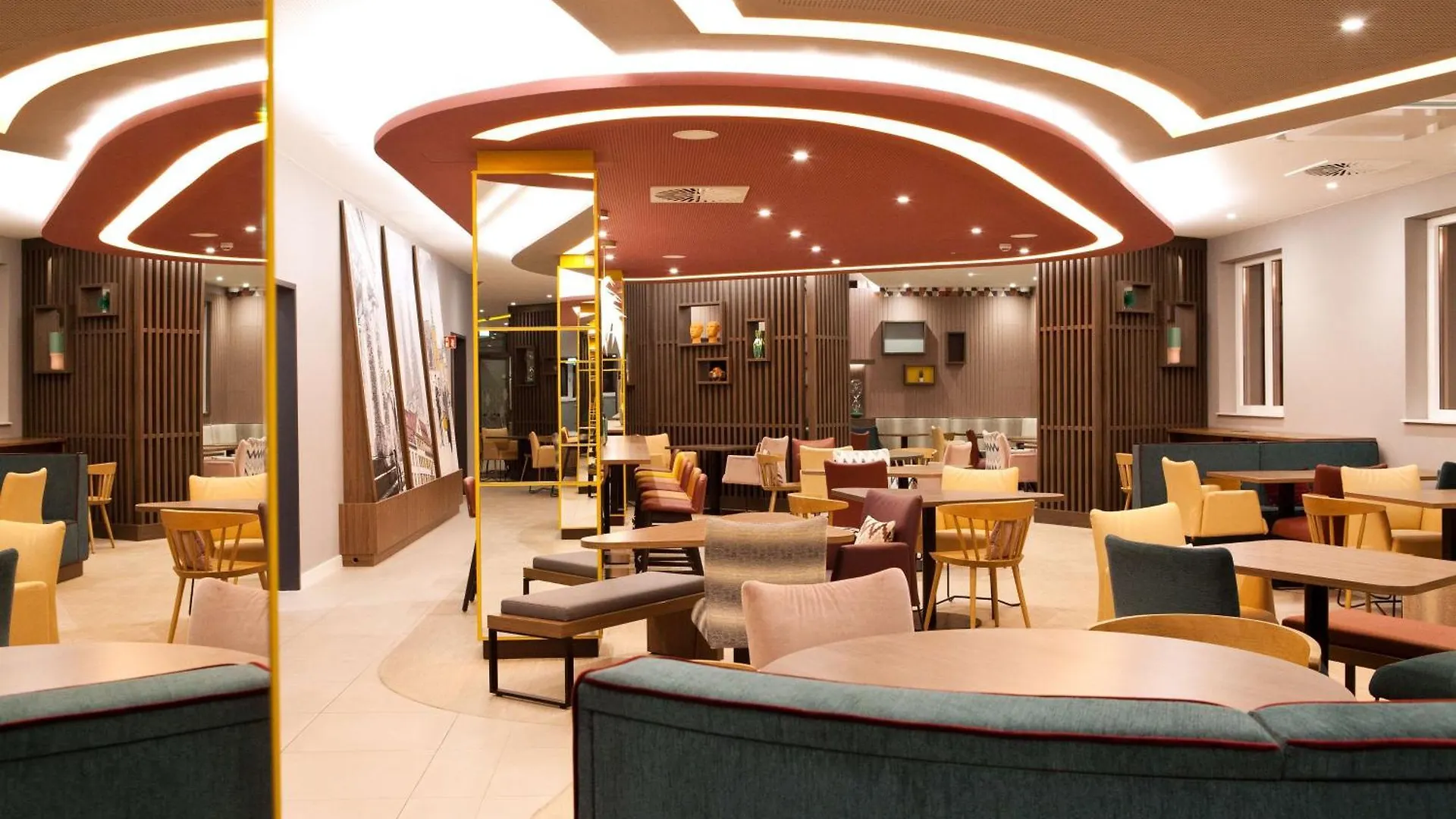 Hotel Hampton By Hilton Řezno 3*,  Německo